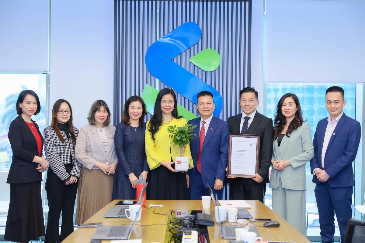 Standard Chartered and ACCA partner to nurture Vietnam’s future talent